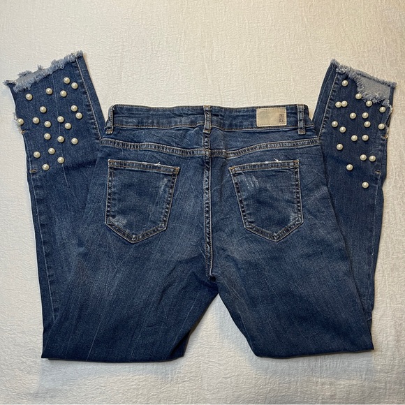 Zara Denim - ZARA BASIC Z1975 Distressed Blue Jeans, Size 06, Zipfly Button Closure 5 Pockets